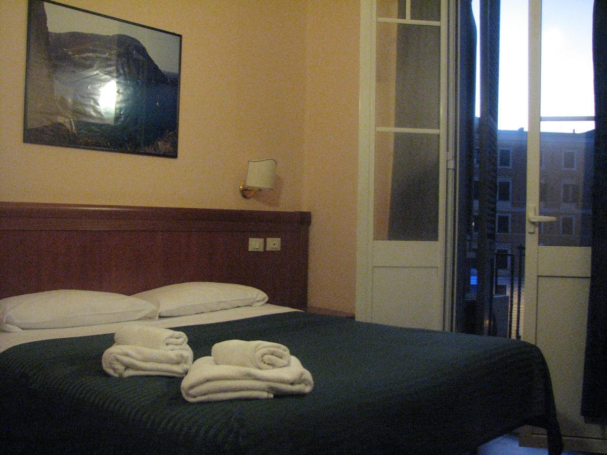 Alex Place — Foto 3